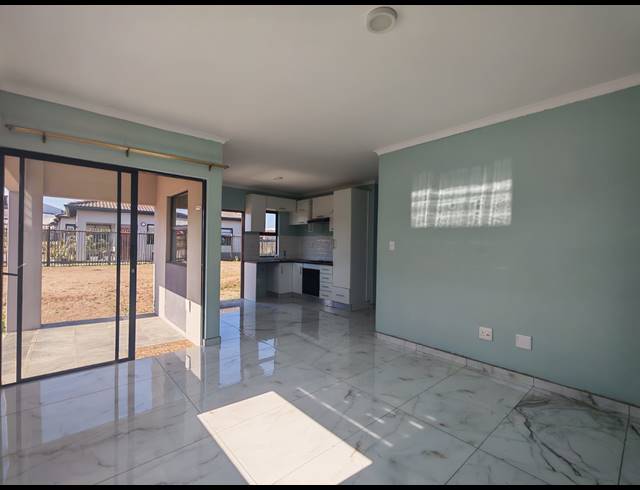 3 BEDROOM FREEHOLD FOR SALE IN SHAKASKRAAL